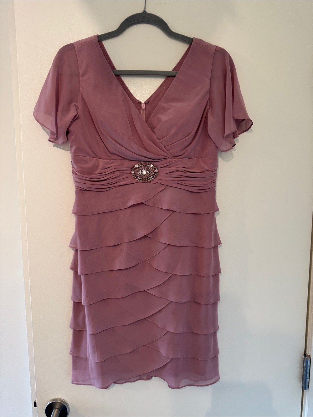 Jessica Howard Mauve Layered V-Neck Midi Dress with Jeweled Waist